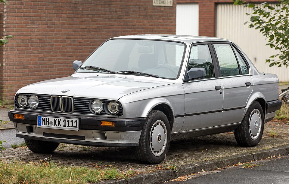 BMW 3 серии E30